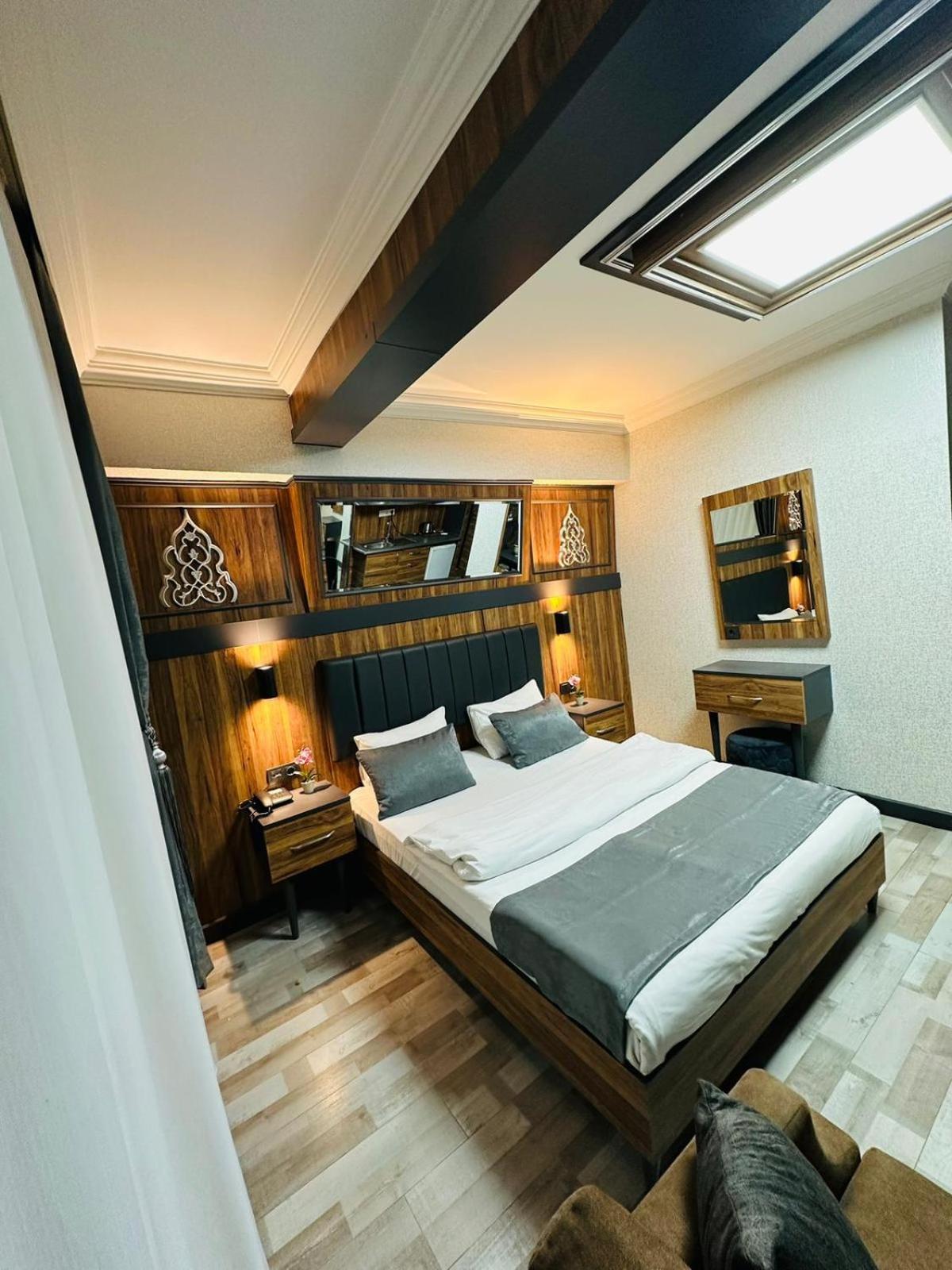 Taksim La Serena Hotels Стамбул Экстерьер фото
