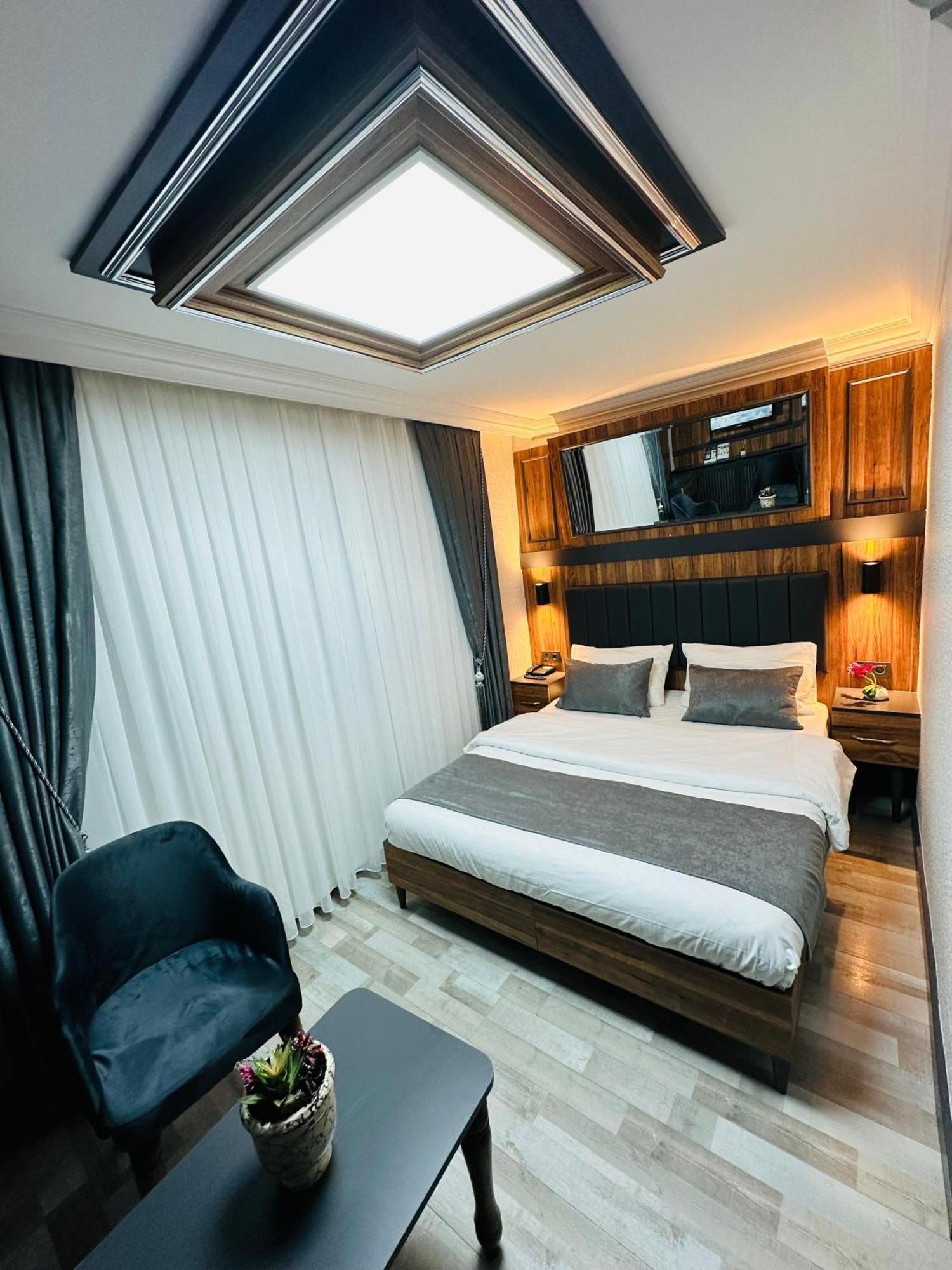 Taksim La Serena Hotels Стамбул Экстерьер фото