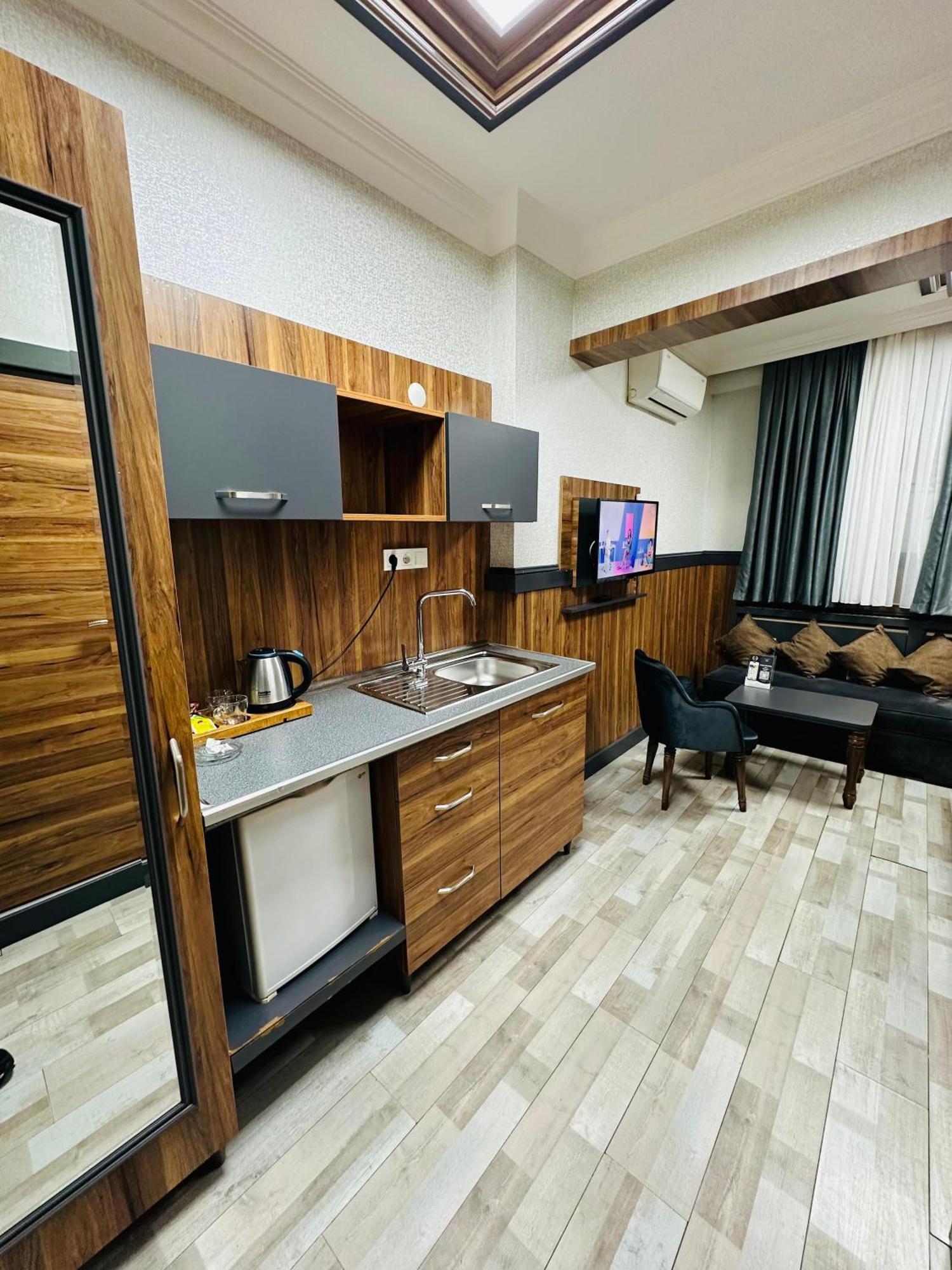 Taksim La Serena Hotels Стамбул Экстерьер фото